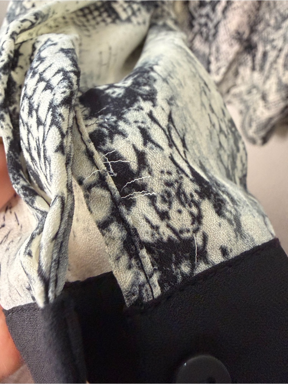 Suzy Shier Black and White Snake Print V-Neck Blouse - Picture 5 of 5